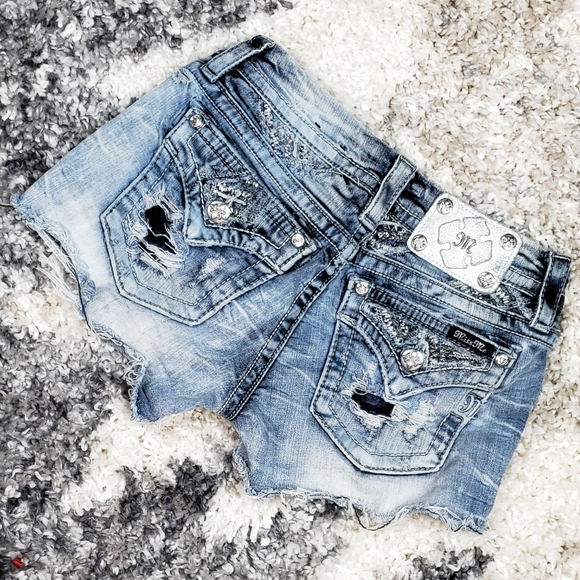 Miss Me Pants - Miss Me Signature Jean Short's.  Size 26.